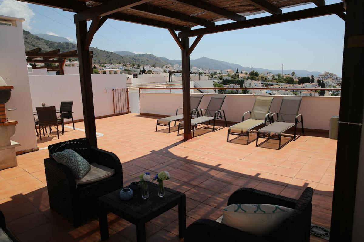 Andaluz Apartments Mar De نيرخا المظهر الخارجي الصورة