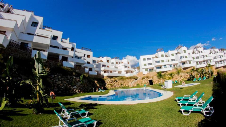 Andaluz Apartments Mar De نيرخا المظهر الخارجي الصورة