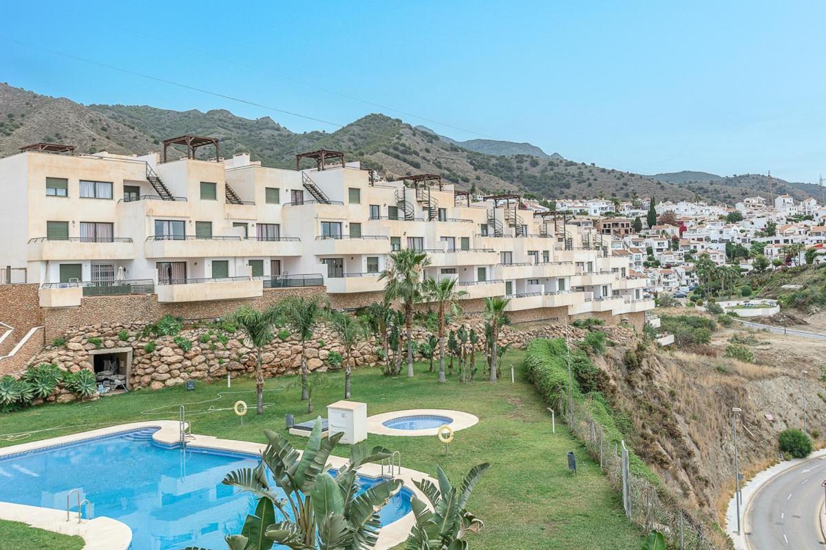 Andaluz Apartments Mar De نيرخا المظهر الخارجي الصورة
