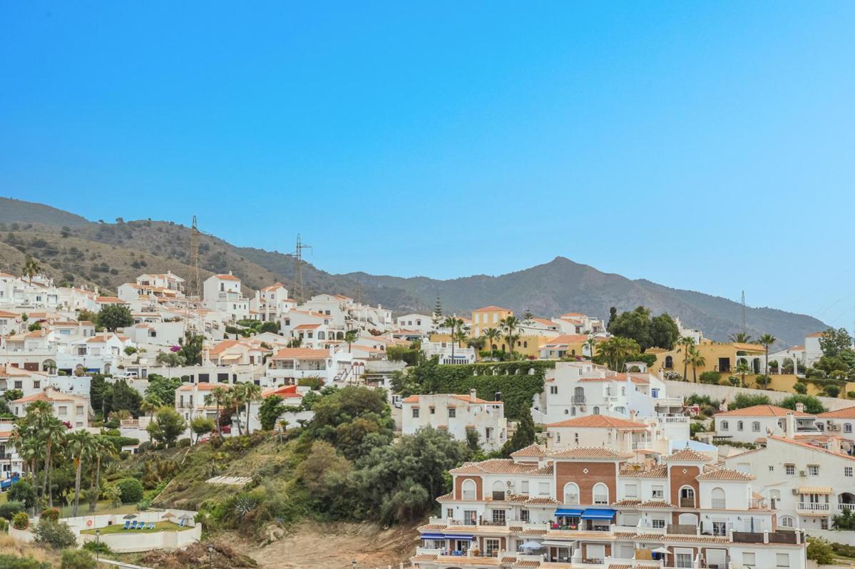 Andaluz Apartments Mar De نيرخا المظهر الخارجي الصورة