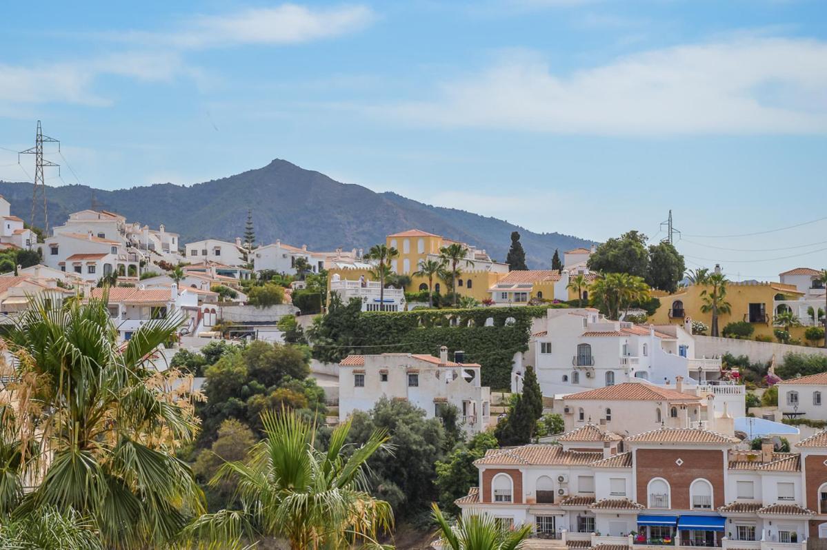 Andaluz Apartments Mar De نيرخا المظهر الخارجي الصورة