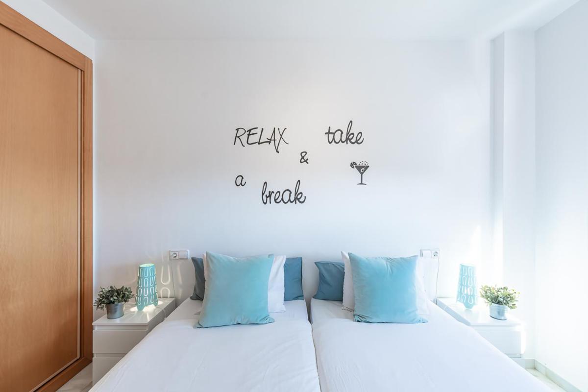 Andaluz Apartments Mar De نيرخا المظهر الخارجي الصورة