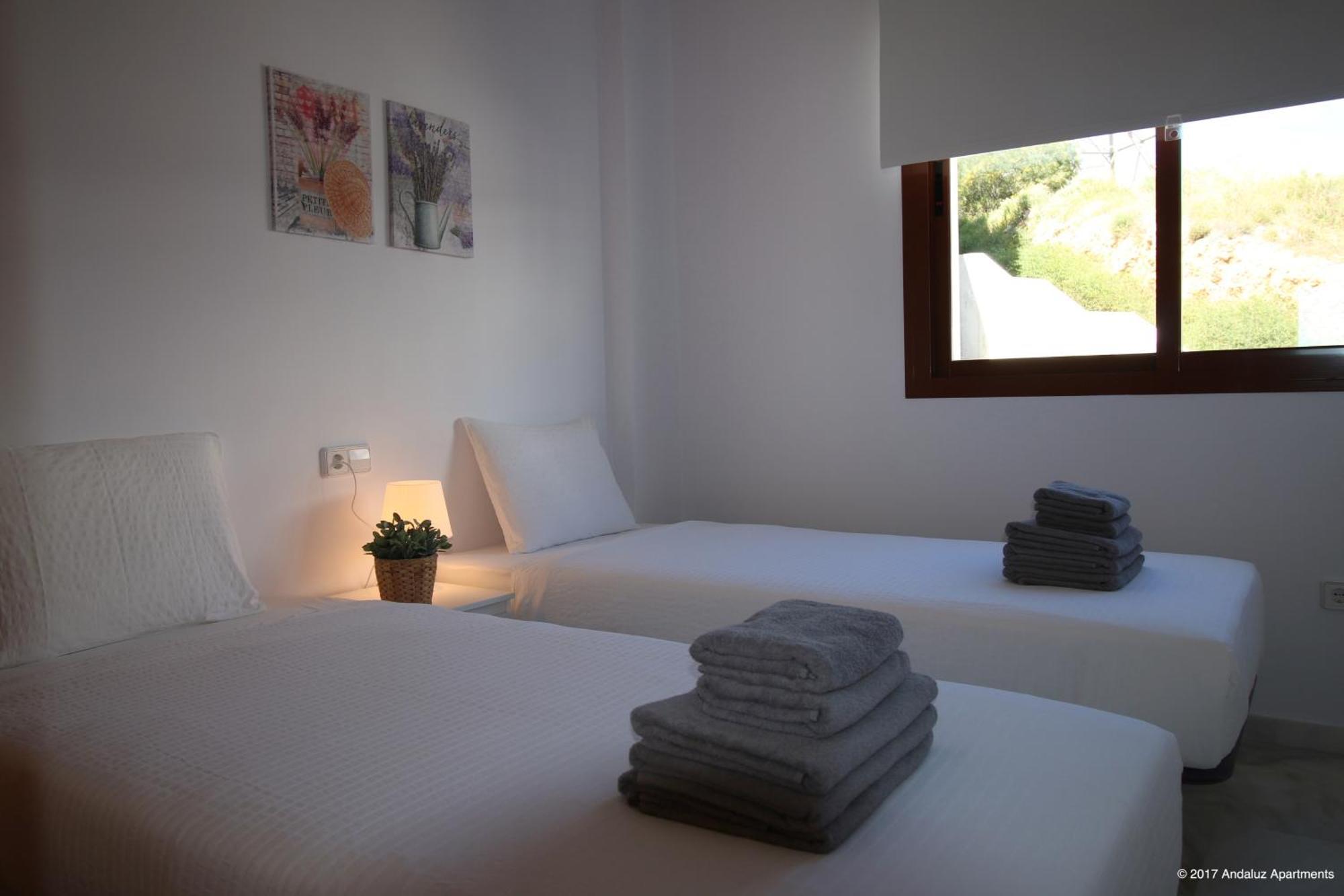 Andaluz Apartments Mar De نيرخا المظهر الخارجي الصورة