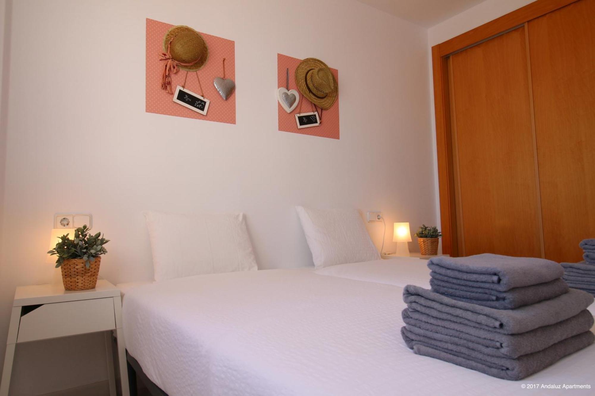 Andaluz Apartments Mar De نيرخا المظهر الخارجي الصورة