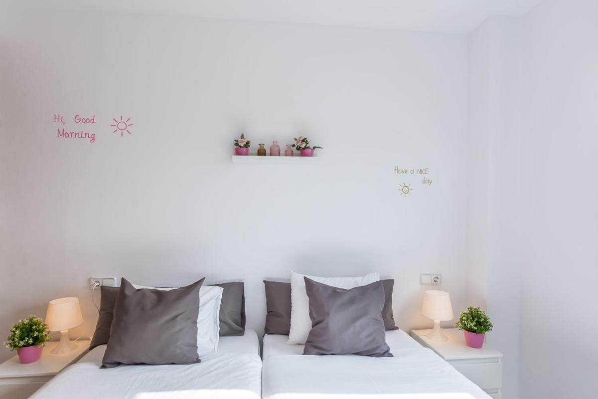 Andaluz Apartments Mar De نيرخا الغرفة الصورة