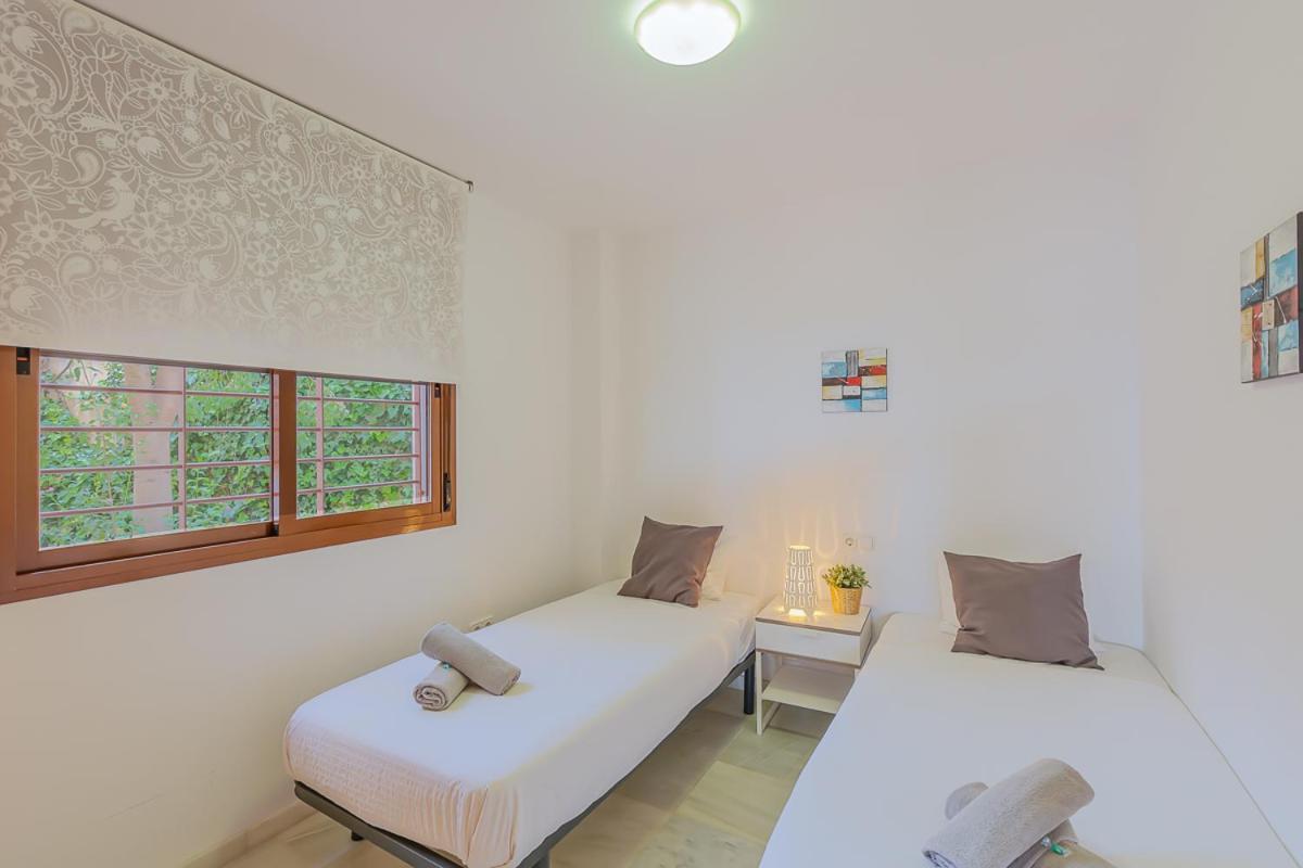 Andaluz Apartments Mar De نيرخا الغرفة الصورة